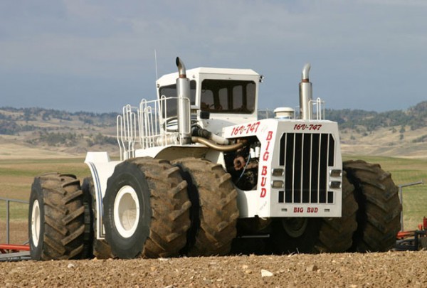 Самый большой трактор стоит 300 тысяч долларов